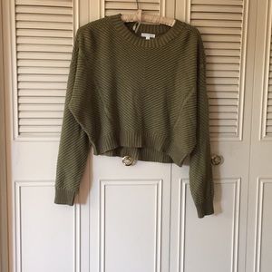 NWOT 🍀Cropped Sweater🍀